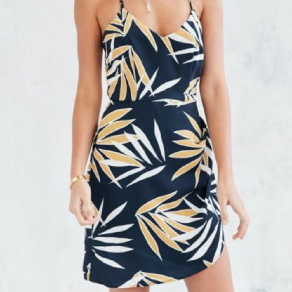 Like New & So Flattering! Finders Keepers - Ritual Union Dress Navy Leaf Sz L - Picture 4 of 4